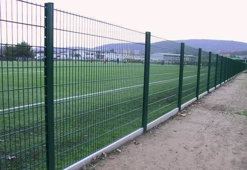 新疆護(hù)欄網(wǎng)廠家與金屬護(hù)欄選購指南，兼談新貴族跑步機(jī)售后服務(wù)