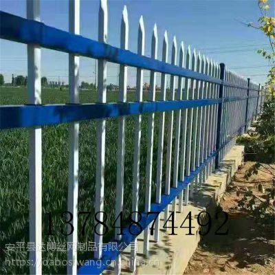 鋅鋼護欄網與鐵藝圍欄網 從工藝到應用的全面解析